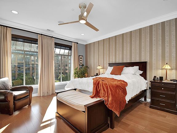 3rd image of 250 Daniel Burnham Sq Unit 509