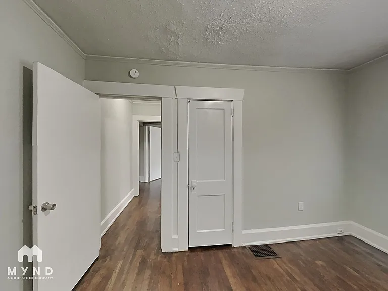 4817 Avenue N — Photo 20
