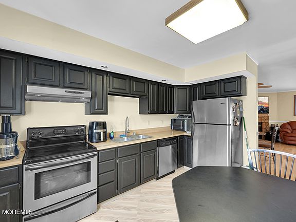 5th image of 208 Alpine Trail