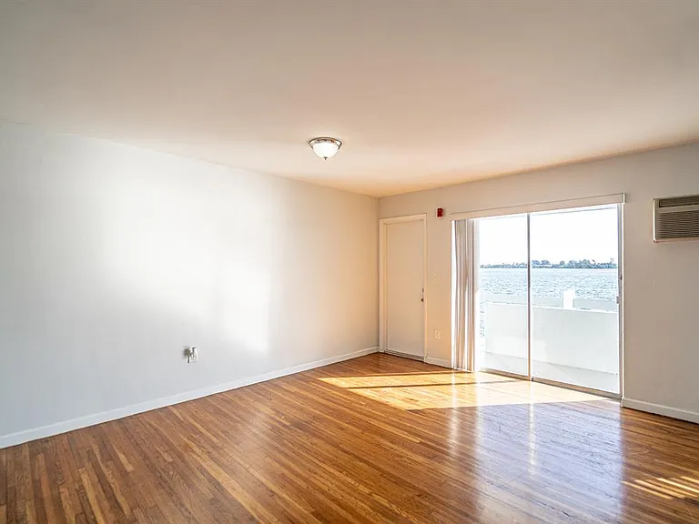 7931 East Dr #405 — Photo 11