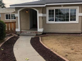 667 N Rose Ave, Farmersville, CA 93223
