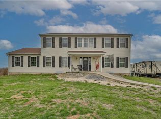 6295 Venture Ct, Slatington, PA 18080