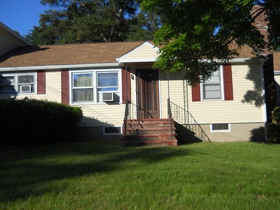 2nd image of 130 Creek St