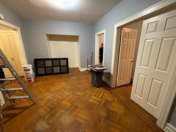 3rd image of 242 Lexington Ave