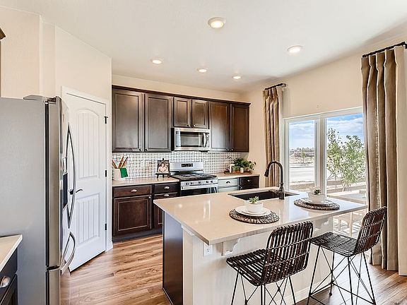 2nd image of 2158 Villageview Ln