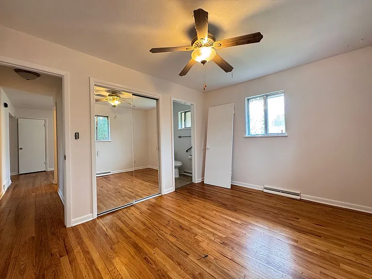 609 Duke Ln — Photo 12