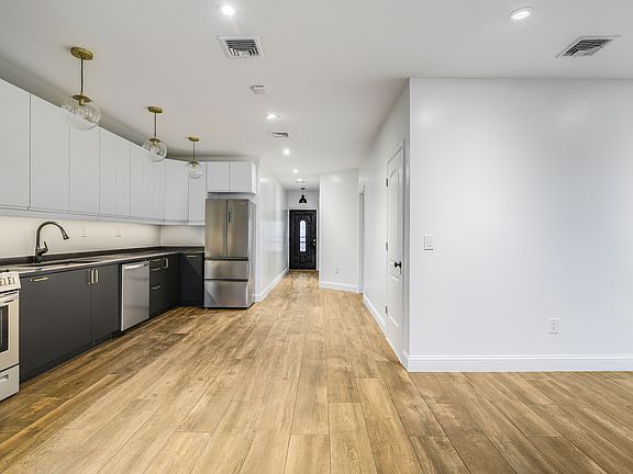 2nd image of 2605 18th St #1
