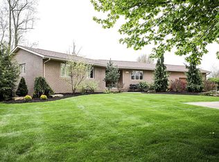 2046 Overcrest St, Alliance, OH 44601