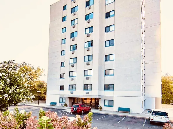 51 Schuyler Avenue #5F, Stamford, CT 06902