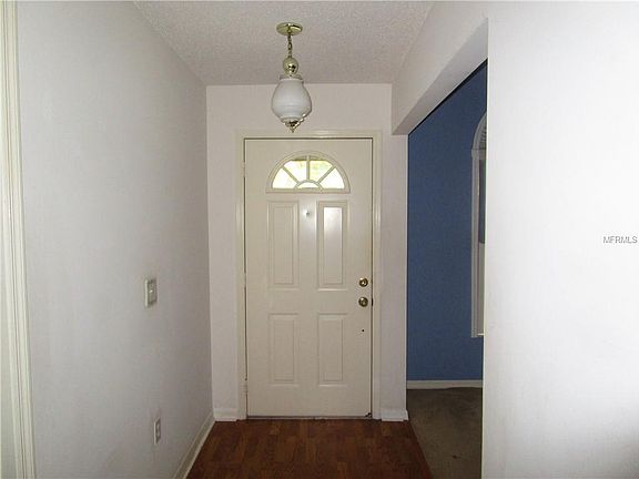 2nd image of 921 Sandywood Dr