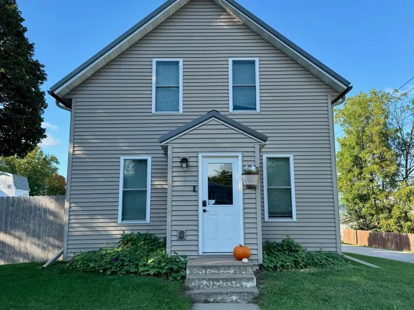 237 W 14th St, Saint Charles, MN 55972