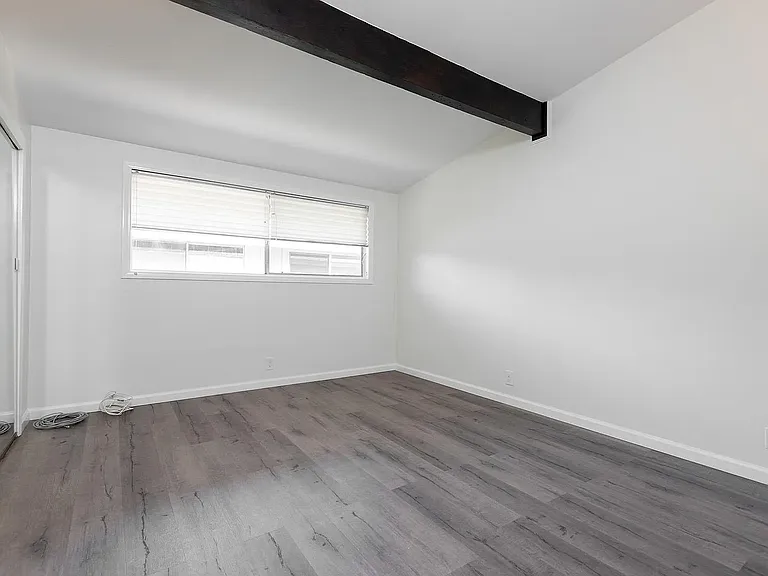 4040 Grand View Blvd #15 — Photo 8