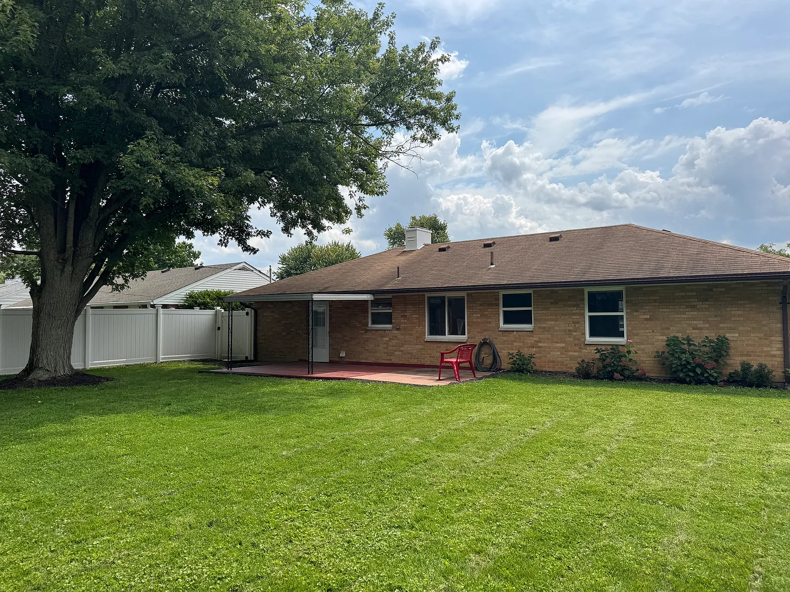 3 bed, 1000 sqft, $1,500 — Photo 3