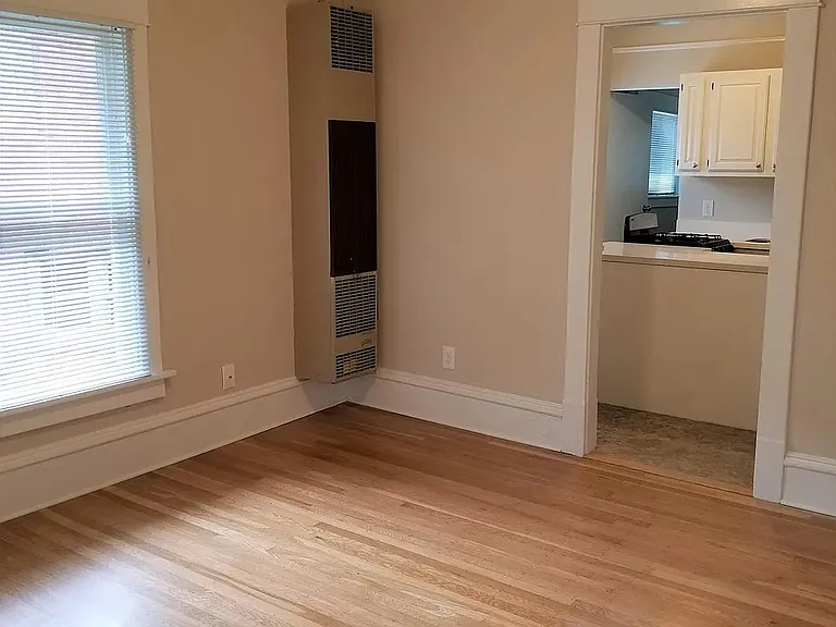 5703 18th Ave NE #3 — Photo 3