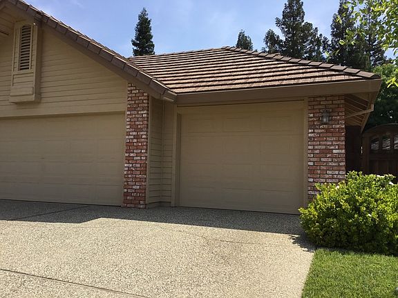 3rd image of 1025 Chippendale Way