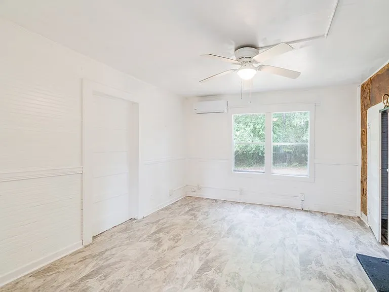 1528 Fletcher St — Photo 17