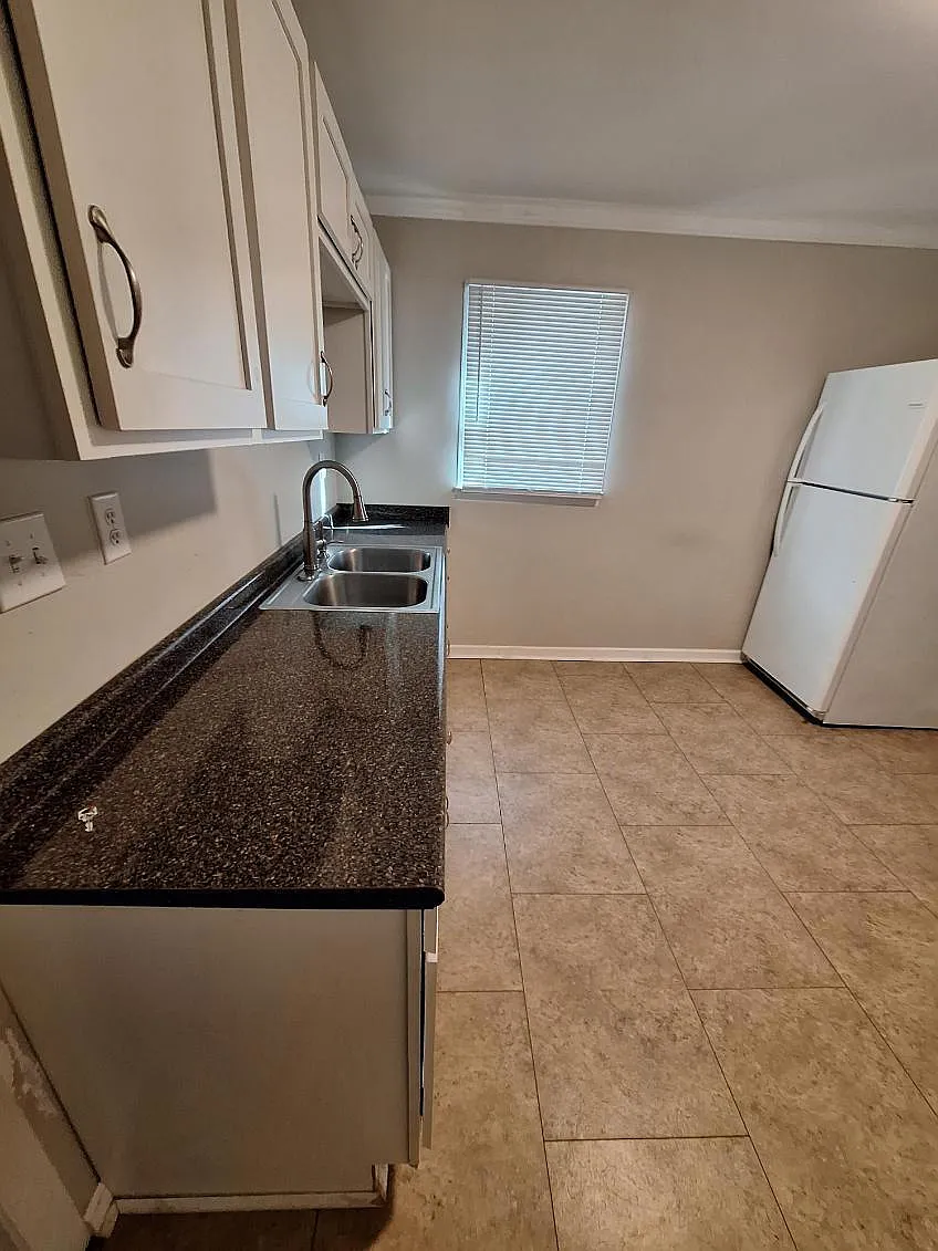 2 bed, 1.0 bath, 962 sqft, $1,270 — Photo 4