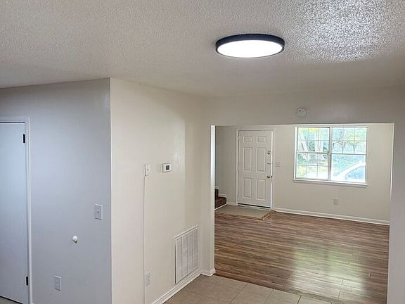5th image of 2701 McIntosh Dr #A