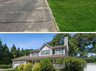 7 Cedarhurst Ave, Selden, NY 11784