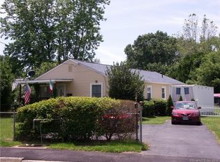 12 1/2 Midway Oval, Groton, CT 06340
