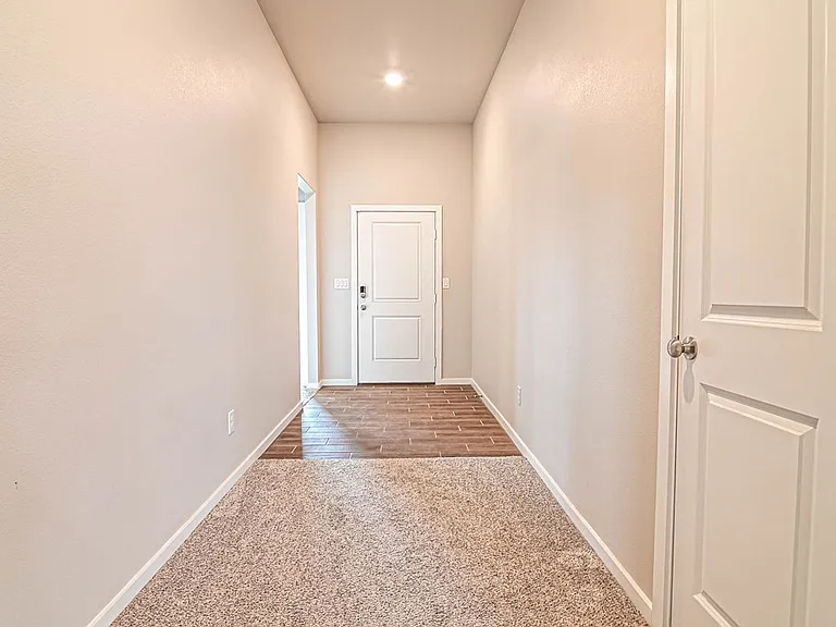 6914 Outlaw Ct — Photo 3