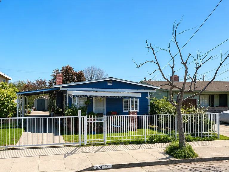 574 Duboce Ave — Photo 1