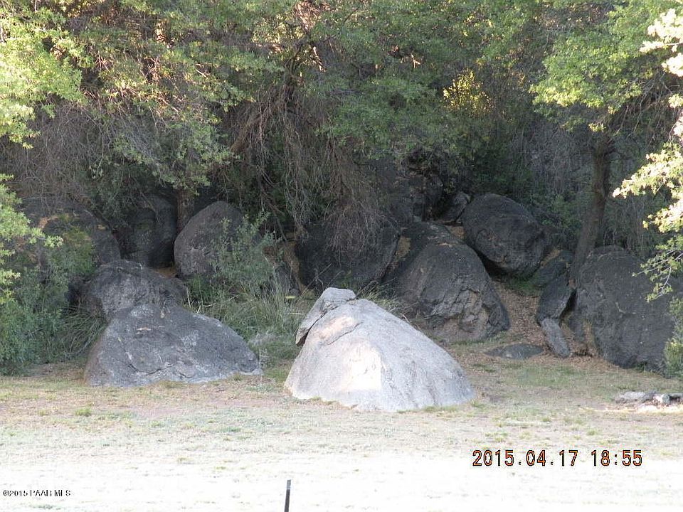 2nd image of 17318 W Foothill Rd