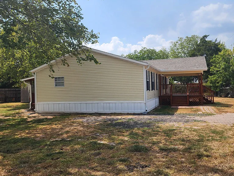 2102 N Battlebell Rd — Photo 3