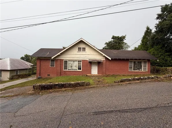 2113 9th Ave, Phenix City, AL 36867
