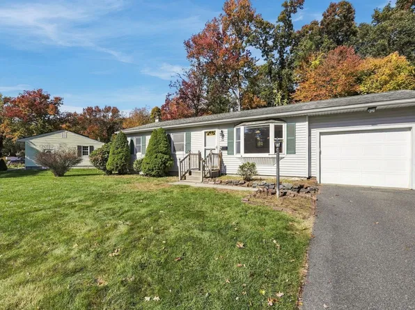 286 Peekskill Ave, Springfield, MA 01129
