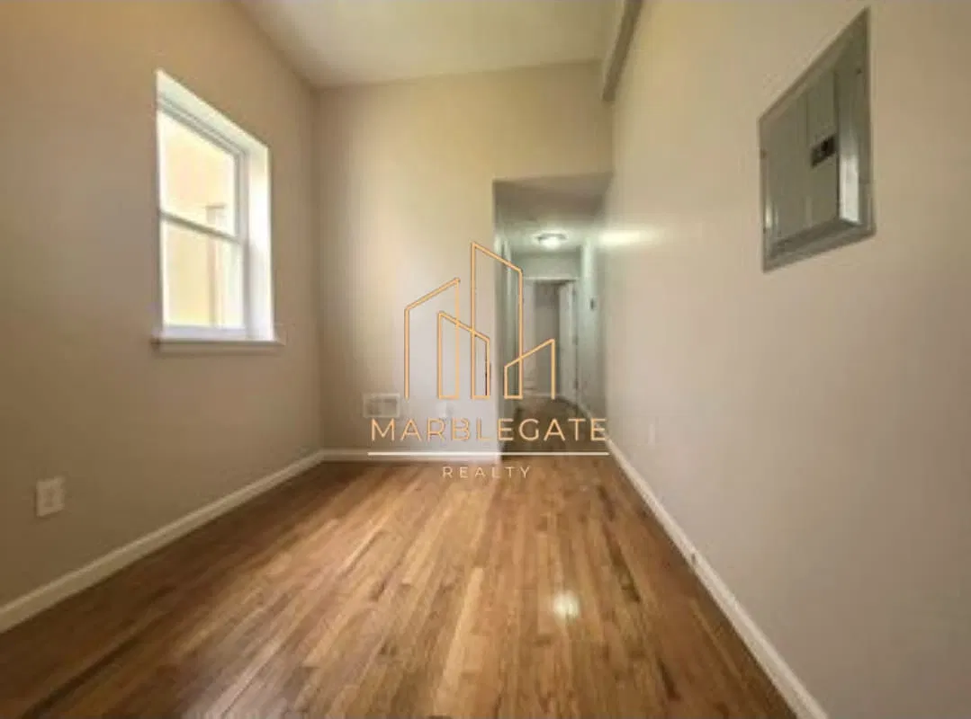 5 Hayward St — Photo 2
