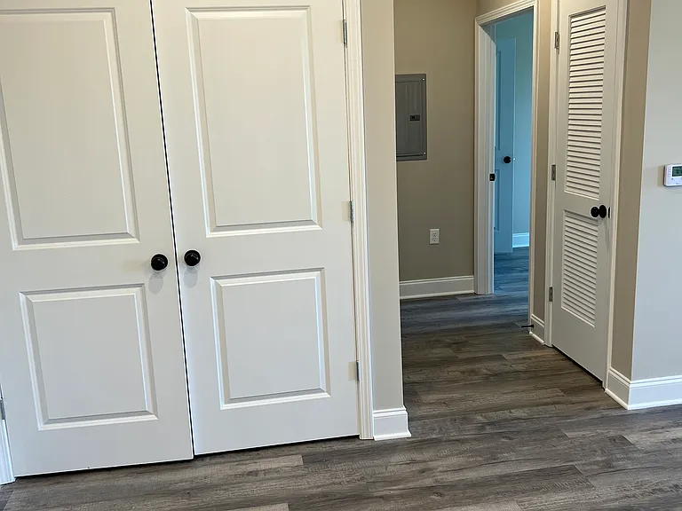 Hillview Commons — Photo 7