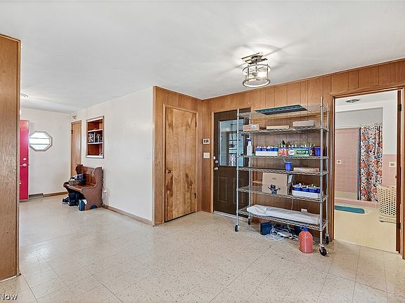 3rd image of 500 Cynthia Dr