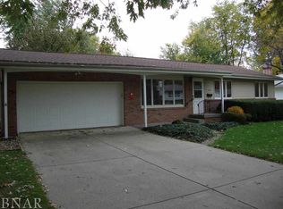 319 Garfield Dr, Bloomington, IL