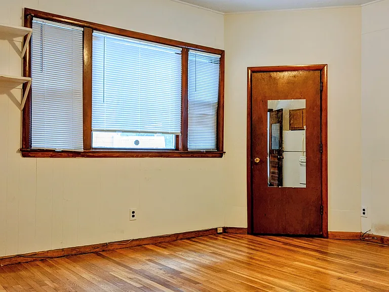 69 Dana St #1R — Photo 1