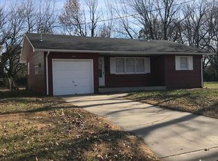 2060 S Wedgewood Ave, Springfield, MO 65807