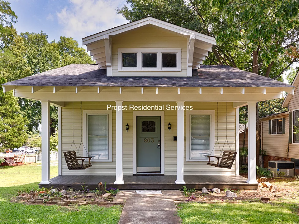 803 Randolph Ave SE