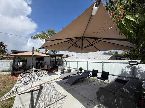 417 N F St, Lake Worth, FL 33460