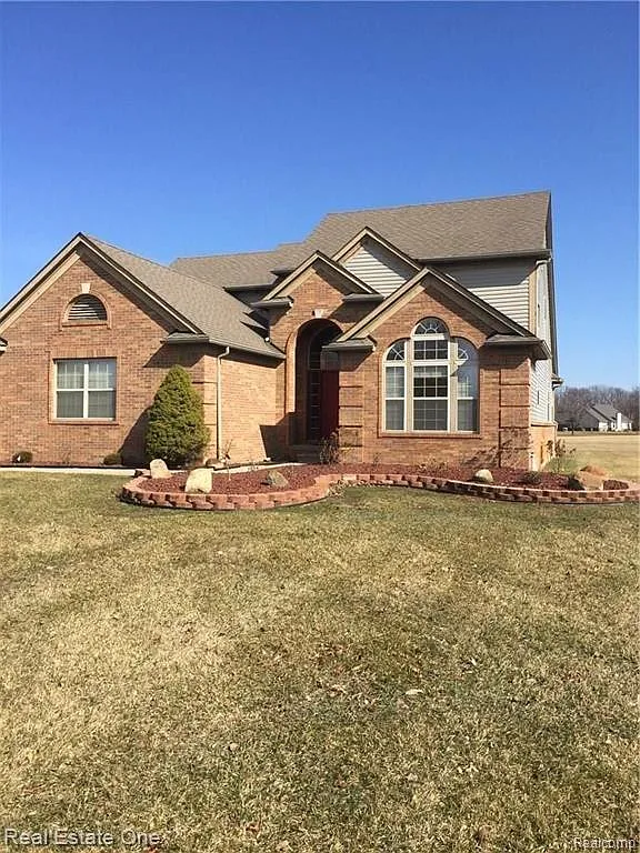 4 bed, 2.5 bath, 2494 sqft, $3,990 — Photo 1