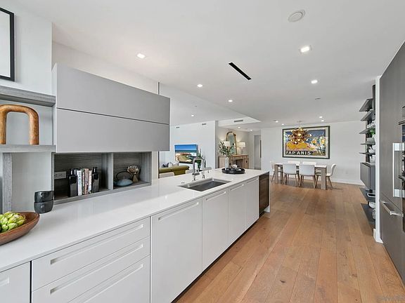 5th image of 2855 5th Ave Unit 202