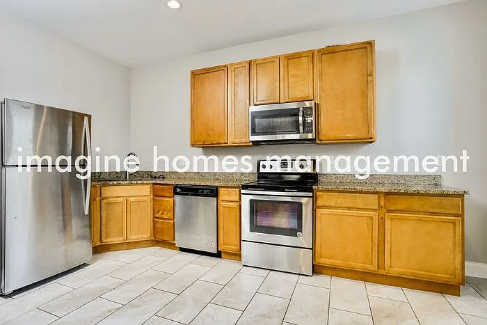 3 bed, 1.0 bath, 1170 sqft, $1,600 — Photo 4