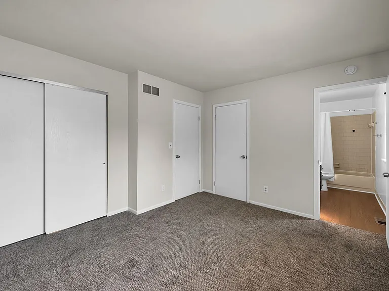 2700 Queenswood Dr — Photo 20