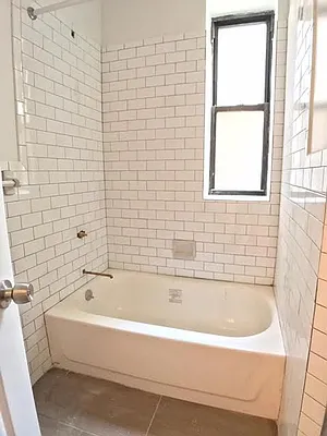 Rented by Century 21 Metropolitan | media 25