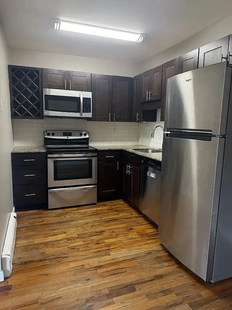 1 bed, 1.0 bath, 700 sqft, $1,312 — Photo 1