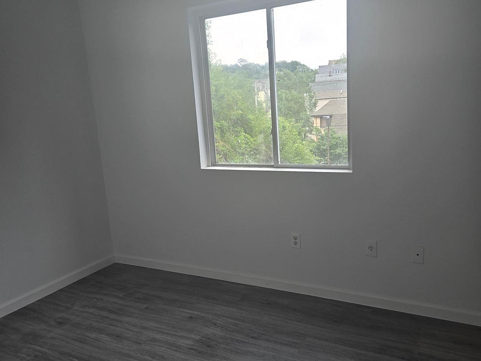 1st image of 275 York Ave #1