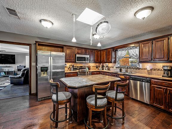 4th image of 105 Cedar Rdg