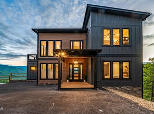 741 Big Bear Ridge Rd, Gatlinburg, TN 37738