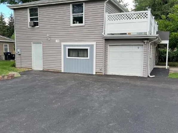 2604 Fair Oak Ln, McHenry, IL 60051