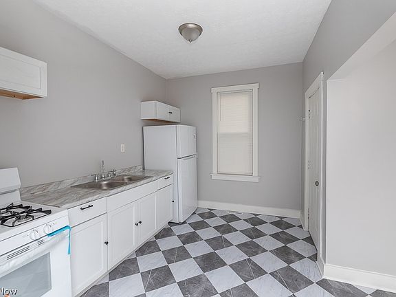 4th image of 637-639 E 102nd St