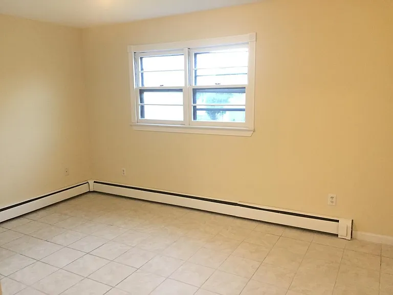 55 Woodend Rd — Photo 9